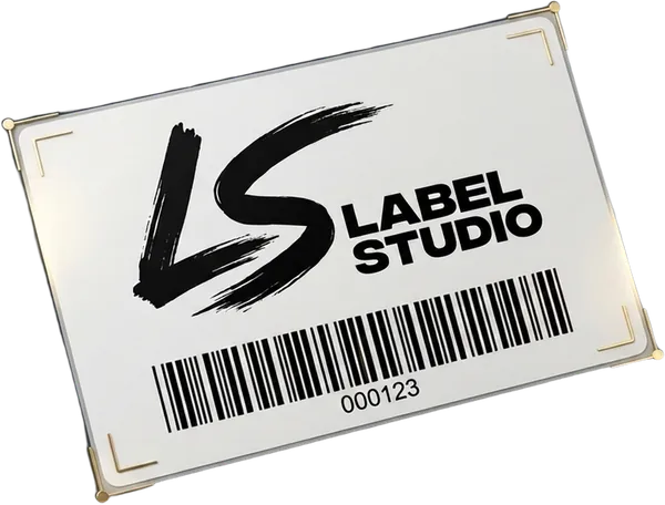 Selbst gestaltetes Etikett mit LS-Logo, Schriftzug LABEL STUDIO und Barcode